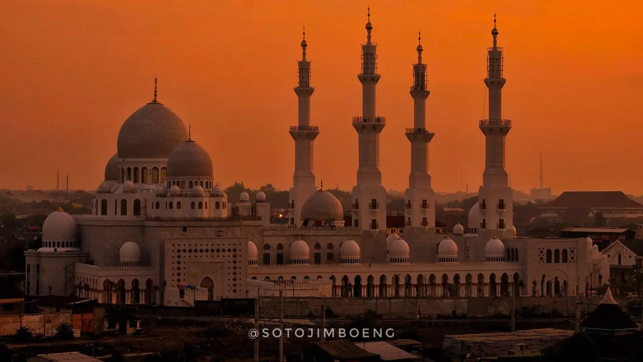 Lebaran 2023 di Masjid Sheikh Zayed Solo.