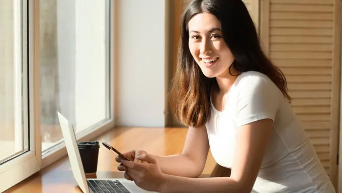 perempuan dan tetap kerja