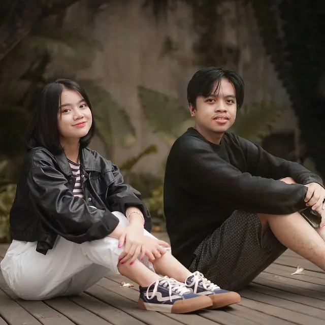 6 Editan Foto Pria Bareng Selebgram Gaming Ini Halu Banget, Kocak