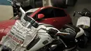 Sebuah motor Harley Davidson Night Rod Special berwarna putih hasil faktur pajak fiktif disita di Gedung Dirjen Pajak, Jakarta, Kamis (26/1). (Liputan6.com/Yoppy Renato)