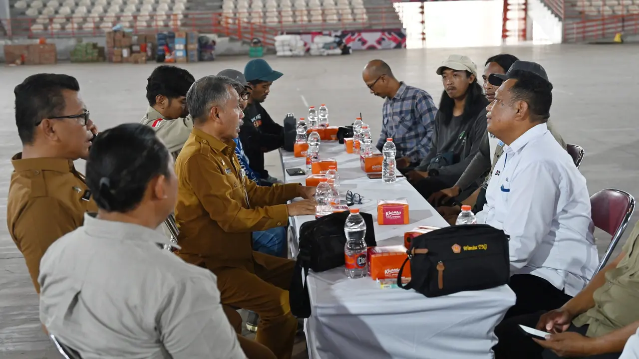 Pemerintah Provinsi Sumut melakukan pertemuan dengan Relawan Gimbal Alas Malang, Jawa Timur (Jatim), Pelni dan pihak terkait lainnya di Gedung Serbaguna (GSG).