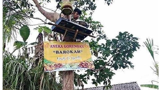 5 Spanduk Kocak Penjual Gorengan Ini Bikin Ketawa