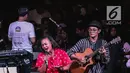 Musisi Tanah Air, Bonita membawakan lagu pada acara musik amal bertajuk "Konser Kemanusiaan untuk Lombok" di kawasan Jakarta Selatan, Kamis (9/8). Sederet artis papan atas Indonesia menyumbangkan suara mereka. (Liputan6.com/Faizal Fanani)