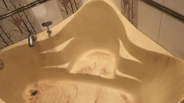 kamar mandi absurd