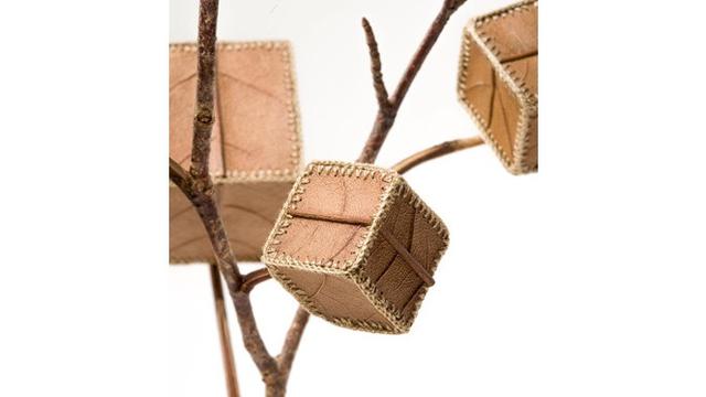 Wanita Ini Bisa Ubah Daun Kering Menjadi Karya Seni, 5 Hasilnya Bikin Takjub