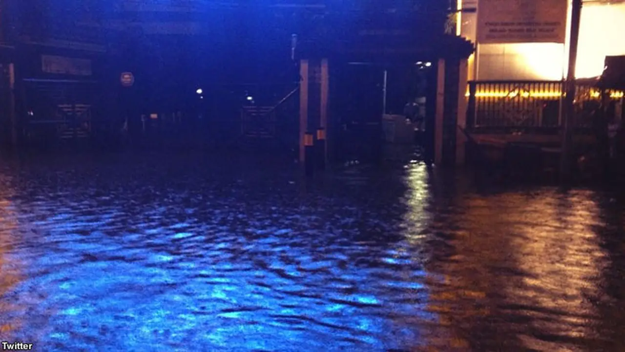 banjir-trisakti-140117d.jpg