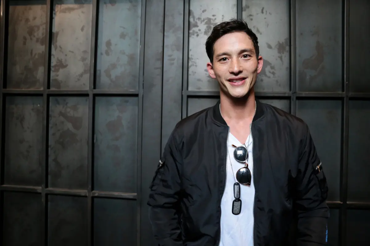 [Bintang] Mike Lewis