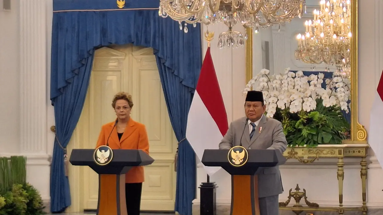Presiden Prabowo Subianto bersama Presiden New Development Bank (NDB), Dilma Vana Rousseff di Istana Merdeka Jakarta, Selasa (25/3/2025).