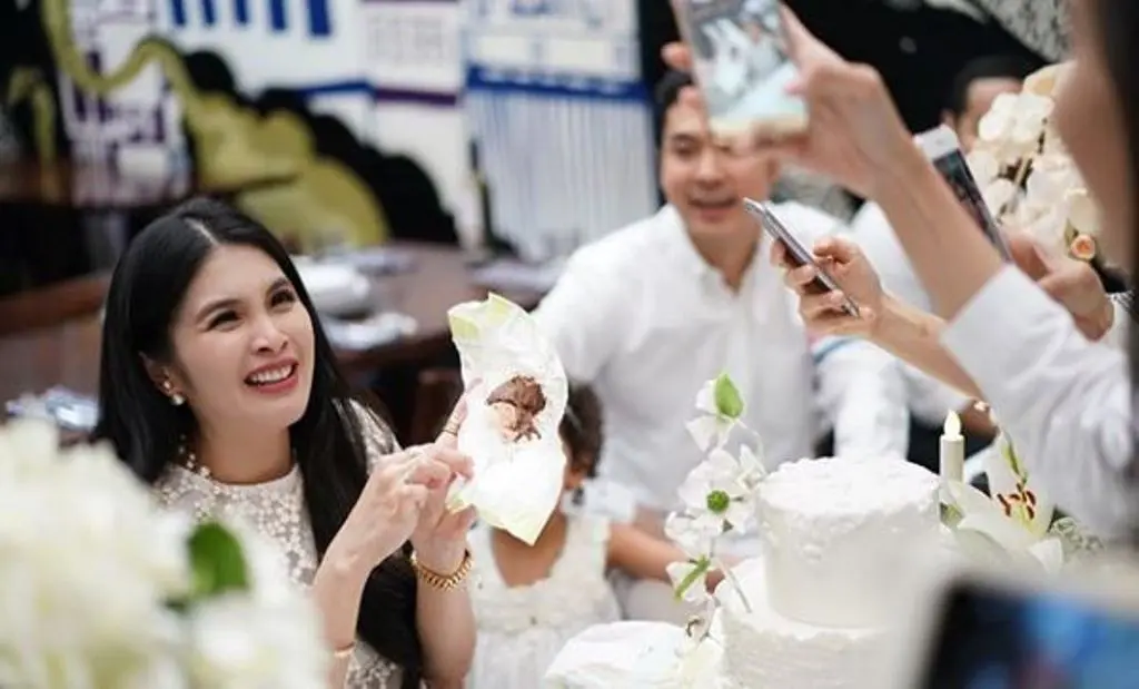 Sandra Dewi dan Harvey Moeis dapat kejutan Baby Shower [foto: instagram.com/sandradewi88]