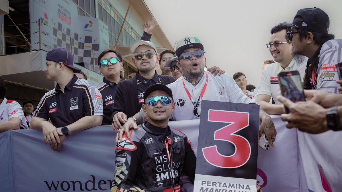 Selebgram Juragan 99 Ajak King Abdi ke Mandalika Racing Series Lombok, Masak untuk 150 Orang Lebih