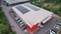 Ikut membantu pemerintah penuhi target pencapaian Energi Baru Terbarukan (EBT) 23 persen di tahun 2025, PT Sumber Alfaria Trijaya tbk, ikut menggunakan solar panel melalui sistem Pembangkit Listrik Tenaga Surya (PLTS) di 11 lokasi kantor cabang dan gudangnya.