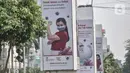 Deretan papan reklame sosialisasi vaksin Covid-19 yang terpasang di tiang pancang proyek monorel, Senayan, Jakarta, Selasa (17/11/2020). Seperti diketahui, Presiden Joko Widodo mengatakan vaksin Covid-19 akan tiba di Indonesia pada akhir November 2020. (merdeka.com/Iqbal S Nugroho)