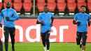 Para pemain RB Leipzig melakukan latihan jelang laga Liga Champions di Stadion Parc des Princes, Paris, Selasa (24/11/2020). RB Leipzig akan berhadapn dengan Paris Saint-Germain. (AFP/Frank Fife)