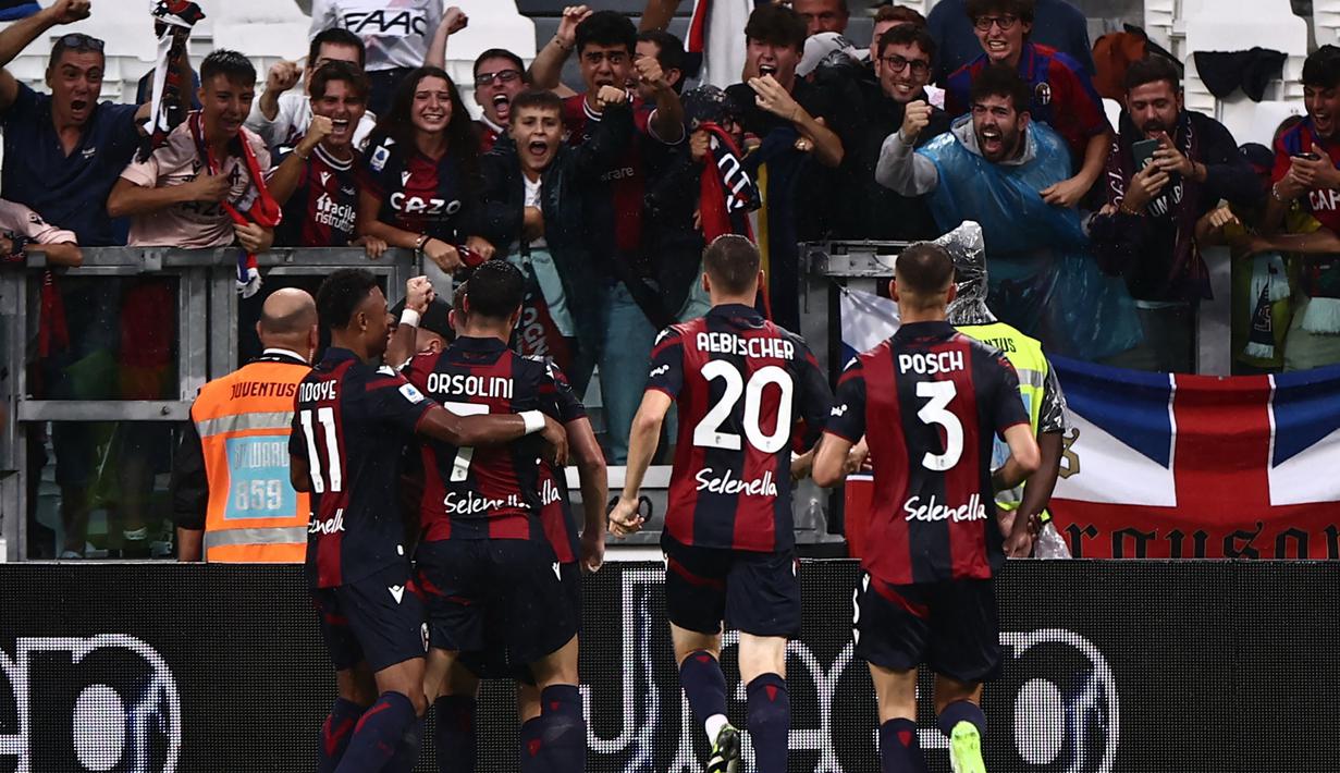 Kekalahan kelima AS Roma di Serie A Liga Italia 2023/2024 terjadi pada pekan ke-16 (17/12/2023) saat kalah 0-2 dari tuan rumah Bologna. Kedua gol Bologna dicetak melalui Nikola Moro (37') dan Rasmus Kristensen (49'). (AFP/Marco Bertorello)