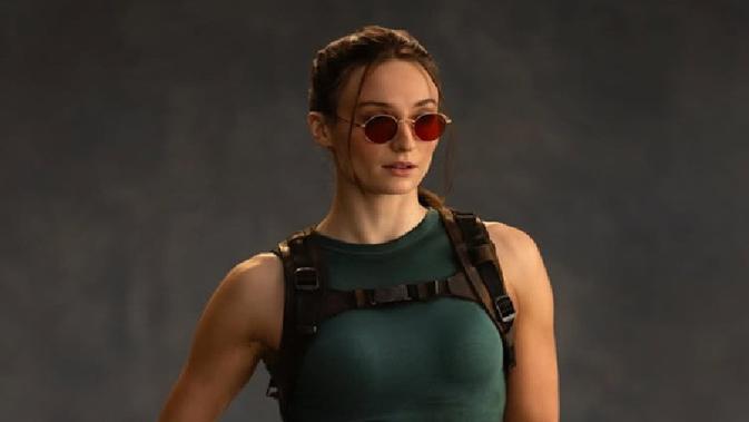 Sophie Turner Jadi Lara Croft: Otot Kekar Hasil Latihan 8 Jam Sehari Terkuak!