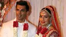 Bipasha Basu dan Karan Singh Grover menikah pada 30 April 2016. Sebelum menikah, ibunda Bipasha sempat tak memberikan restu karena Karan sudah dua kali gagal membangun rumah tangga. (Foto: AFP)