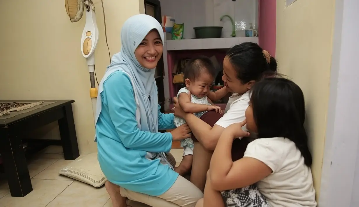 Perempuan kelahiran Depok, 2 September 1997 itu mengaku kalau usaha PS nya sekarang ini udah mulai usang. Dan dalam kondisi yang memperihatinkan. Ia juga kangen dengan teriakan anak-anak yang sedang bermain. (Bambang E. Ros/Bintang.com)