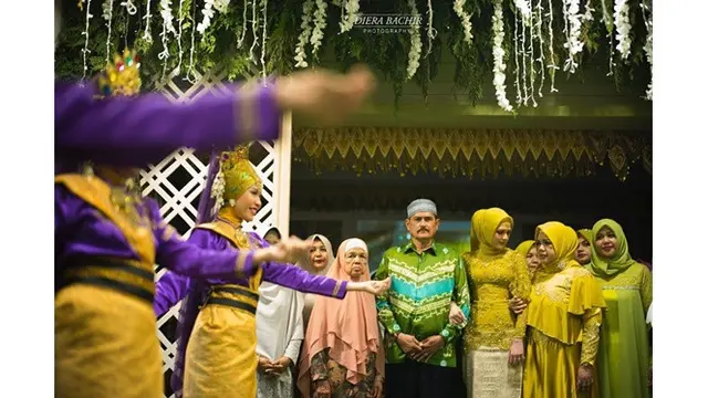 7 Potret Cut Meyriska dan Roger Danuarta Jalani Tradisi Khas Aceh
