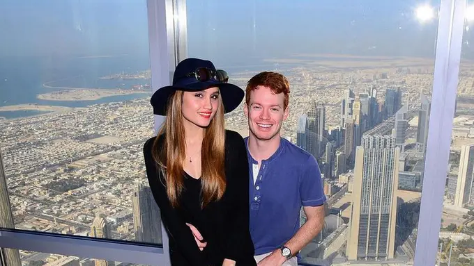 [Bintang] Cinta Laura dan Hunter Treacy