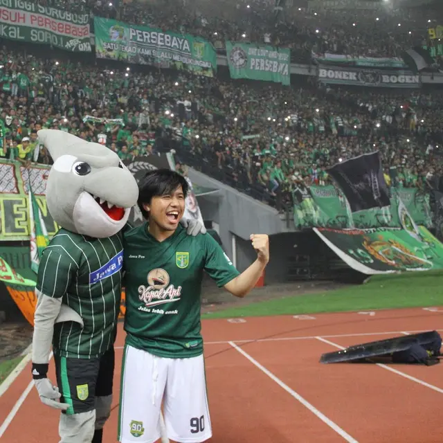 6 Gaya Santai Joshua Suherman saat Tampil Sporty, Jersey Jadi Favorit