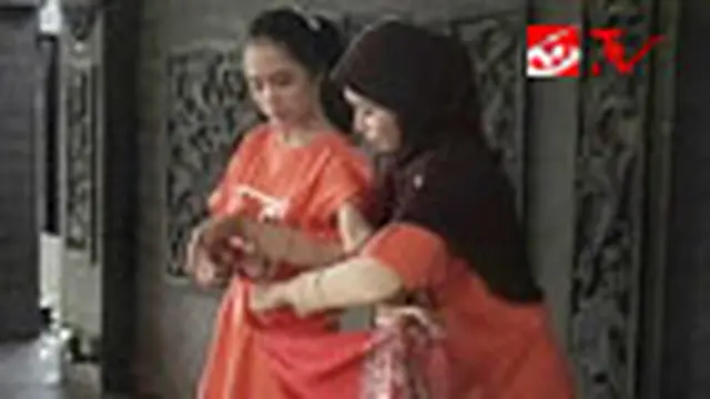 Veby Palwinta Dimarahi Guru