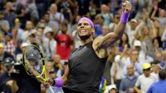Petenis Spanyol, Rafael Nadal berselebrasi usai menang atas petenis Kroasia, Marin Cilic pada babak keempat turnamen AS Terbuka 2019 di Arthur Ashe Stadium, Senin (2/9/2019). Nadal lolos ke perempat final AS Terbuka setelah laga berdurasi 169 menit dengan skor 6-3, 3-6, 6-1, 6-2. (AP/Seth Wenig)