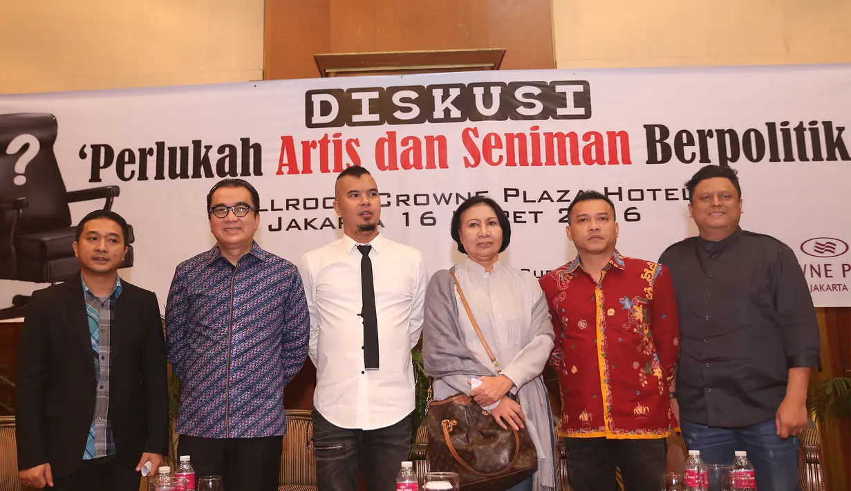 Pentolan band Dewa 19 ini memberikan contoh Ronald Reagen, mantan Presiden Amerika Serikat yang sukses menjadi presiden. Bahwa artis dan seniman itu mempunyai kapasitas yang baik.  (Andy Masela/Bintang.com)