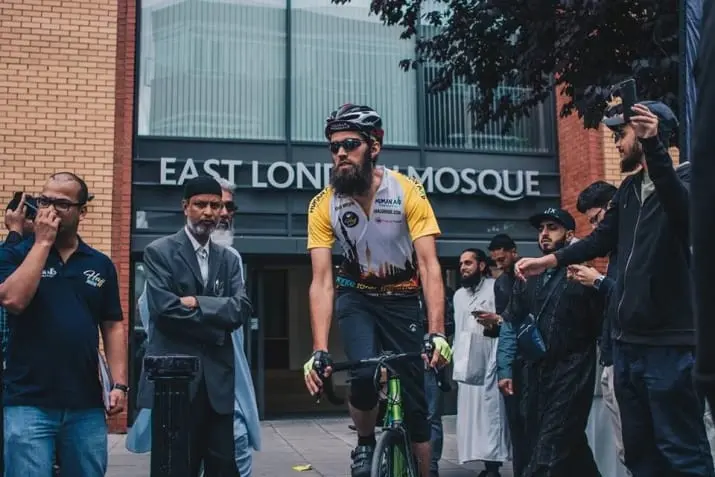 Rombongan haji asal London yang pergi ke Mekkah dengan bersepeda. (Sumber Foto: Hajj Ride)