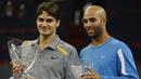 3. Tahun 2006 - Roger Federer (Swiss) berhadapan dengan James Blake (USA) dalam partai final yang berlangsung di Qi Zhong Stadium, Shanghai, Cina (19/11/2006). Roger Federer menang dengan skor 6-0, 6-3, 6-4. (AFP/Frederic J. Brown)