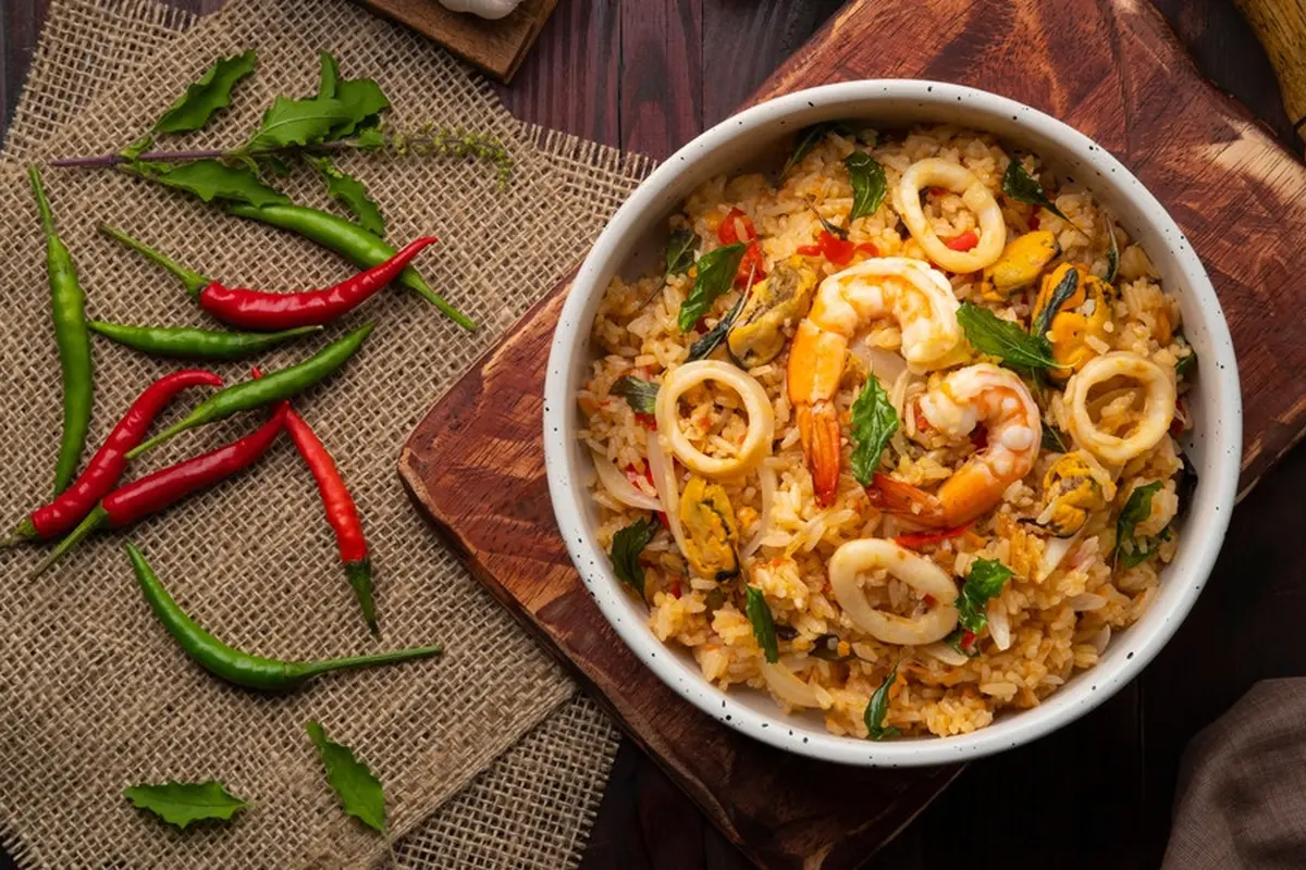 nasi kuning udang cumi