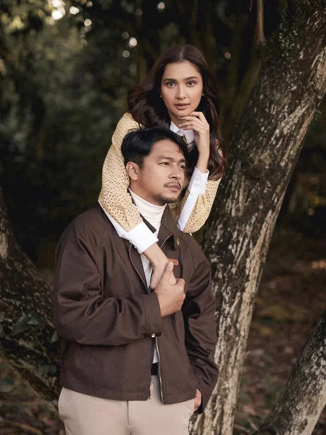 7 Gaya Pemotretan Mikha Tambayong dan Deva Mahenra, Bak Prewedding