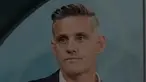 Timnas Indonesia wajib menang atas Singapura demi tiket semifinal Piala AFF 2026. Pengamat sepak bola Gusnul Yakin menilai John Herdman perlu mengandalkan tiga poros taktik, yakni mengembalikan Rizky Ridho ke posisi bek tengah, memperkuat lini tengah, dan mengoptimalkan peran Mitchell Baker di lini depan.