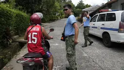 Warga dievakuasi secara paksa sejak aktivitas vulkanik Gunung Mayon melonjak minggu lalu. (AP Photo/Aaron Favila)