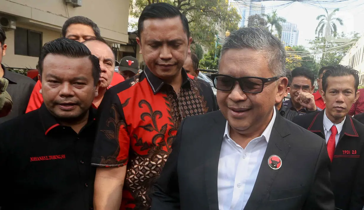 Hasto menambahkan pernyataan dalam sesi wawancara tersebut merupakan tanggung jawabnya dalam pendidikan politik. Hasto menyebut pernyataannya tersebut sebagai kader PDI Perjuangan. (Liputan6.com/Herman Zakharia)
