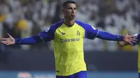 Penyerang Al Nassr, Cristiano Ronaldo, berhasil mencetak gol saat timnya menang 3-2 atas Al Shabab pada laga pekan ke-28 Liga Arab Saudi di Al Awal Park at King Saud University, Rabu (24/5/2023) dini hari WIB. (AFP/Fayez NURELDINE)