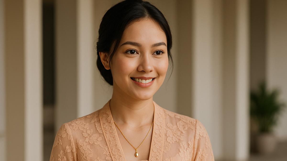 6 Rekomendasi Kalung Emas untuk Kebaya, Tampil Anggun dan Elegan