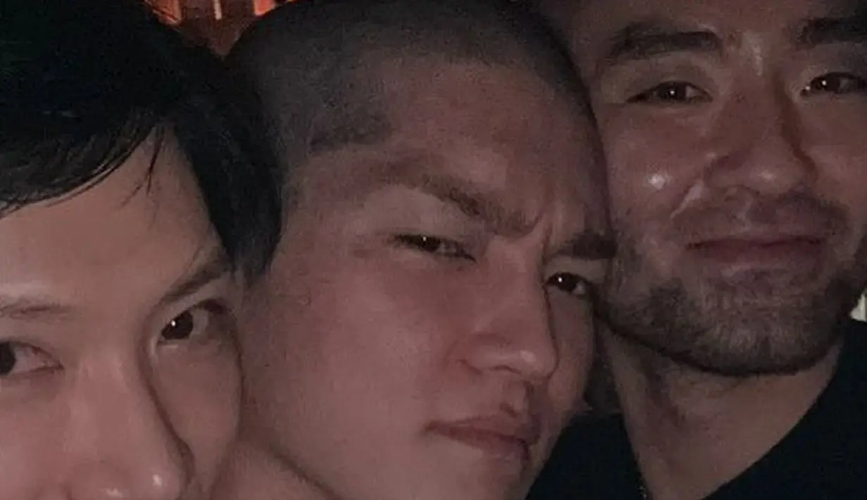 <p>Sehari sebelum berangkat wamil, Taeyong menghabiskan waktu bersama teman-temannya. (Foto: Instagram/ taeoxo_nct)</p>