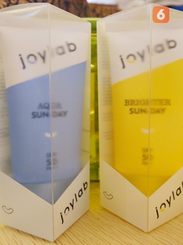 Sunscreen dari Joylab varian Aqua Sun-Day dan Brighter Sun-Day. (Liputan6.com/Asnida Riani)