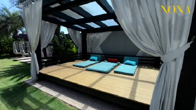 Ada kolam renang di rumah pemilik Dnars Skincare (YouTube Lensa Nona)