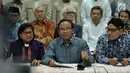 Cendekiawan muslim Komarudin Hidayat menyatakan sikap atas aksi penembakan masjid di Selandia Baru di Jakarta, Rabu (20/3). Para tokoh lintas agama mengecam upaya sebagian kalangan melakukan teror untuk menyebarkan kebencian. (Liputan6.com/Iqbal Nugroho)