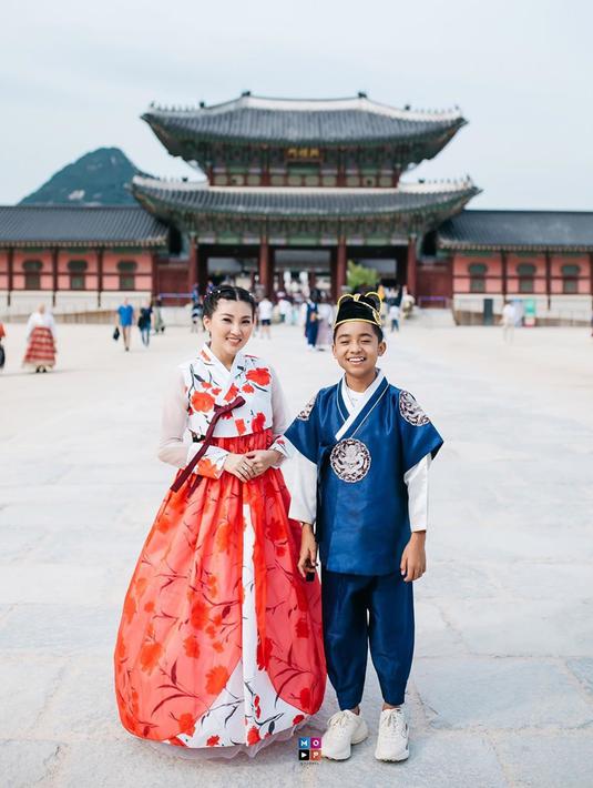 FOTO: Liburan Seru Betrand Peto ke Korea Bareng Keluarga ...