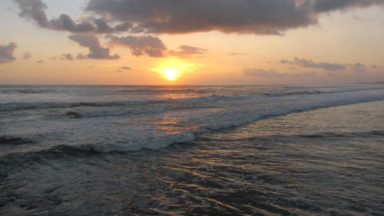 Pagi di Laut Kidul, Indah Atau Merana?