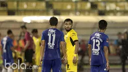 Zulham Zamrun bergabung dengan Mitra Kukar sejak awal Turnamen Piala Presiden 2017 berlangsung dan hingga saat ini belum menujukan penampilan terbaiknya Mitra Kukar. (Bola.com/Nicklas Hanoatubun)