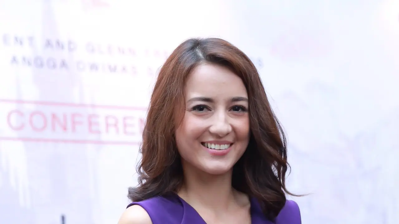 [Bintang] Julie Estelle