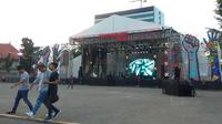 Suasana Panggung konser musik Synchronize di Kemayoran, Kamis (6/10/2017). (Bola.com/M Iqbal Ichsan)