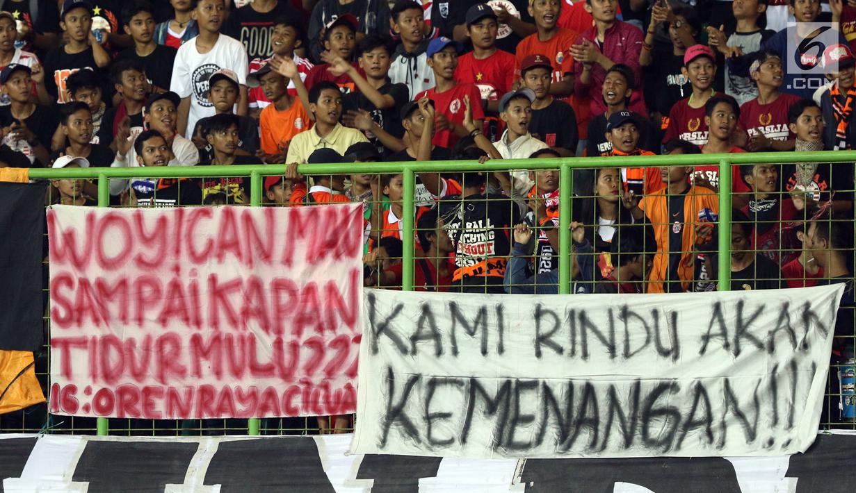 Cara Suporter Persija Ungkapkan Kerinduan Gelar Juara Bola