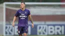 Persita Tangerang melakukan perombakan besar-besaran untuk mengarungi putaran kedua BRI Liga 1 2021/22. Tercatat sudah ada enam pemain yang dicoret dari skuat Pendekar Cisadane, salah satunya Adam Mitter. Bek asal Inggris tersebut gagal memenuhi ekspektasi dari klub. (Bola.com/Bagaskara Lazuardi)