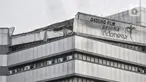 Kondisi atap Gedung Lembaga Sensor Film (LSF) yang ambruk di Jalan MT Haryono, Jakarta, Rabu (7/10/2020). Atap Gedung yang ditempati oleh tim Pesona Indonesia Kementerian Pariwisata tersebut ambruk pada pagi tadi. (merdeka.com/Iqbal S. Nugorho)