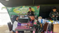 Cek Kesehatan Warga Terdampak Bencana, Dokter dan Nakes TNI Keliling Desa di Aceh