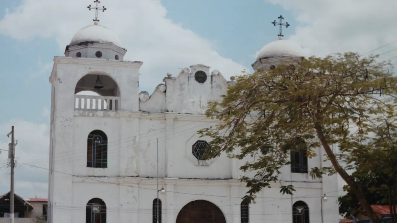 Katedral Flores (Wikipedia.org)